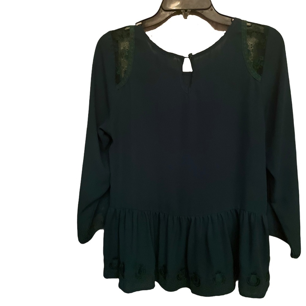 Altar’d State Medium green lace peplum top